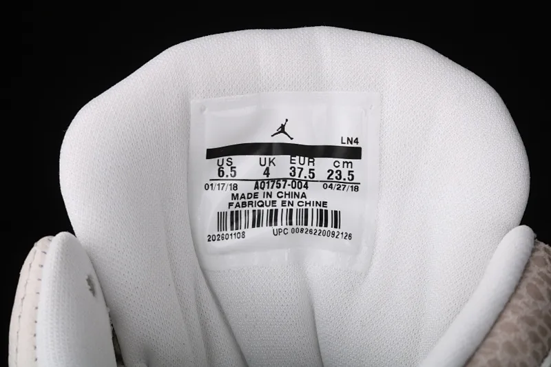 All Categories Air Jordan Jordan Series Basketball Shoes Air Jordan 13 Air Jordan 13 Phantom AJ13 Joe 13 Gray and White Earl Basketball Shoes Real Head Layer Real Cat Eyes AQ1757-004